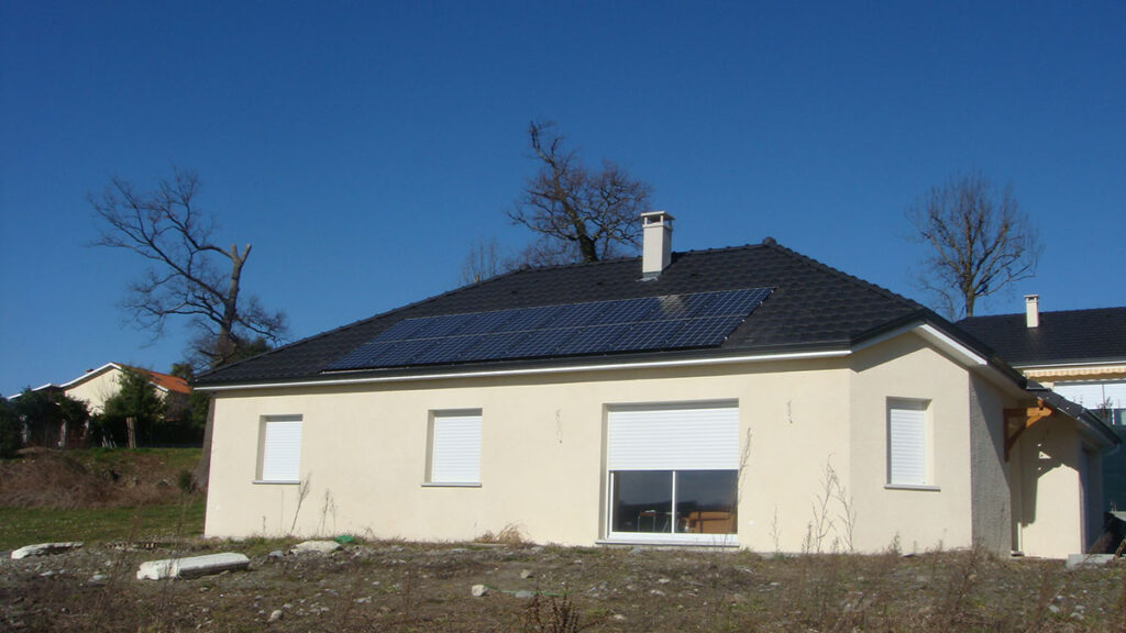 Installation solaire orientée plein Sud pour un particulier à Nousty (64)